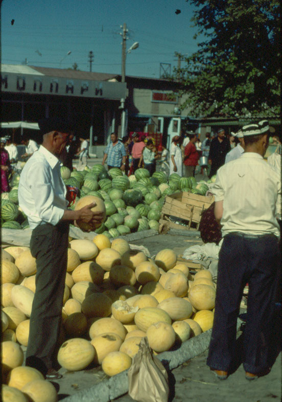 	Melons, Bazaar		Samarkand	USSR