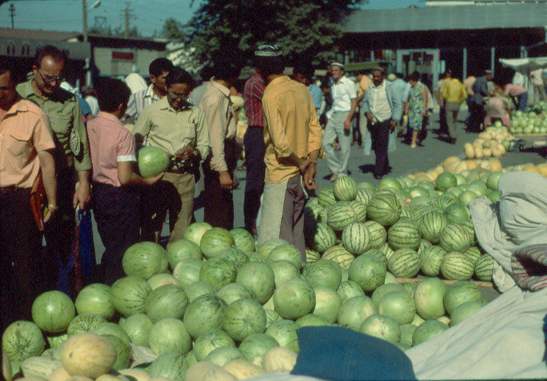 	Melons, Bazaar		Samarkand	USSR